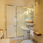 Moderno Hotel 3*